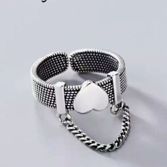 The Unchain My Heart Ring in antiqued Tibetan Silver 925 - Picture 10 of 15